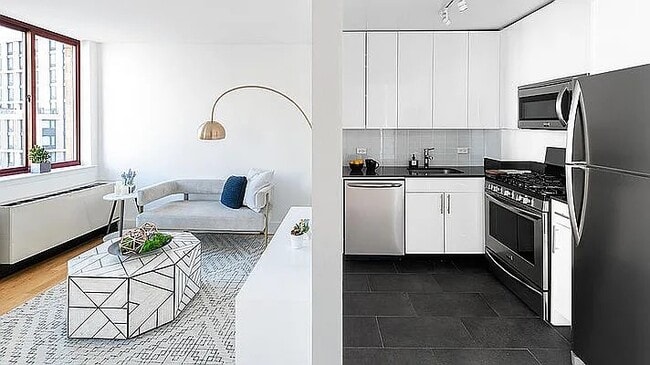 Foto del edificio - 441 W 37th St