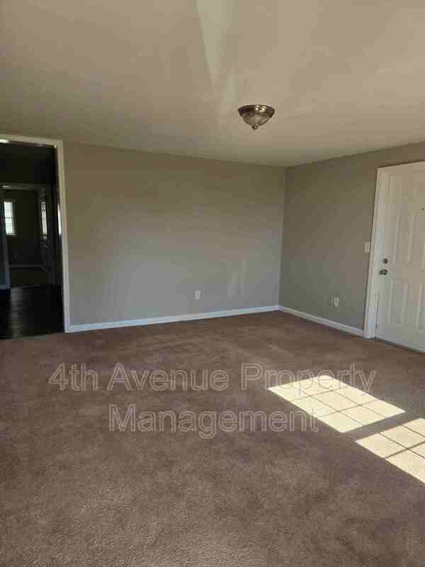 Building Photo - 385 W Shadburn Ave