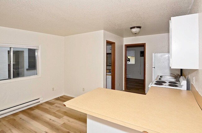 Building Photo - 1 Bedroom 1 Bathroom North End Apartment