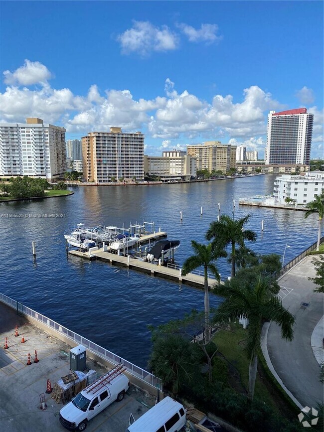 Building Photo - 1965 S Ocean Dr