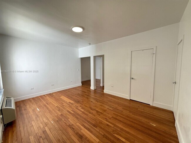 Building Photo - 1606 Meridian Ave