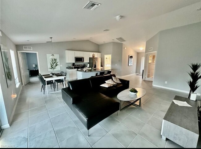 Foto del edificio - 1301 NE 34th Ln