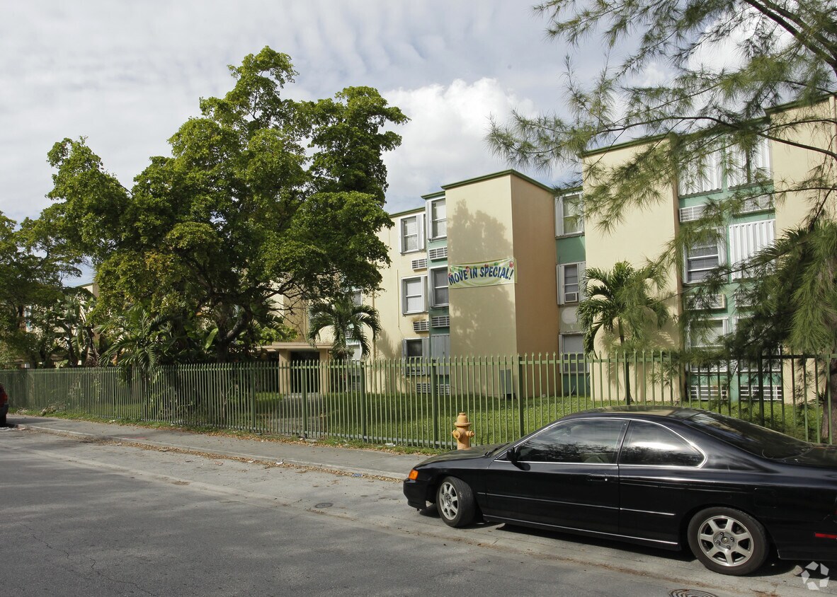 Foto del edificio - Miami Riverview Apartments