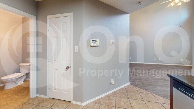 Foto del edificio - 9984 Fleetwood Dr