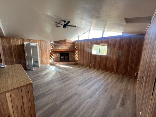 Foto del edificio - 5bedrooms 2bathrooms with CH/A