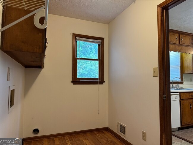 Building Photo - 19 Sentry Oak Ct