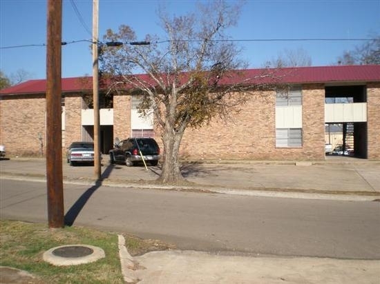 Primary Photo - 800 W Washington St