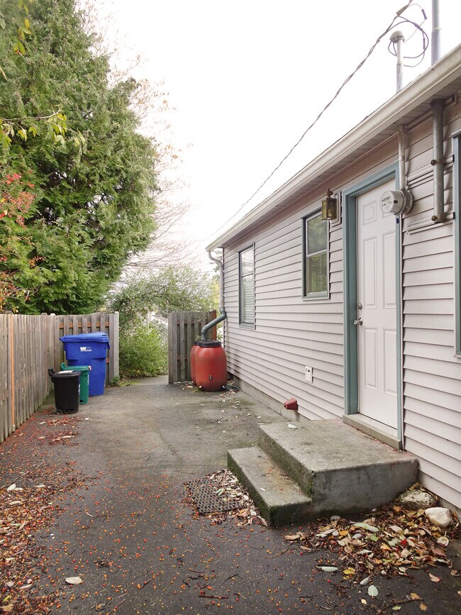 Foto del edificio - 9620 34th Ave SW
