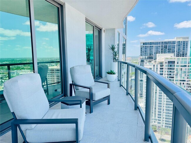 Foto del edificio - 100 E Las Olas Blvd