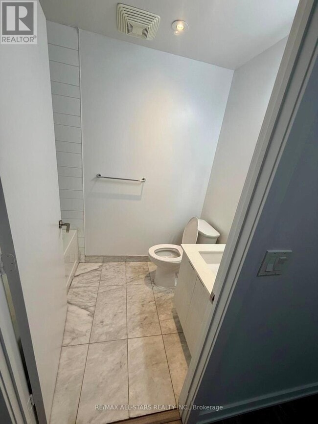 Building Photo - 50 Bruyeres Mews