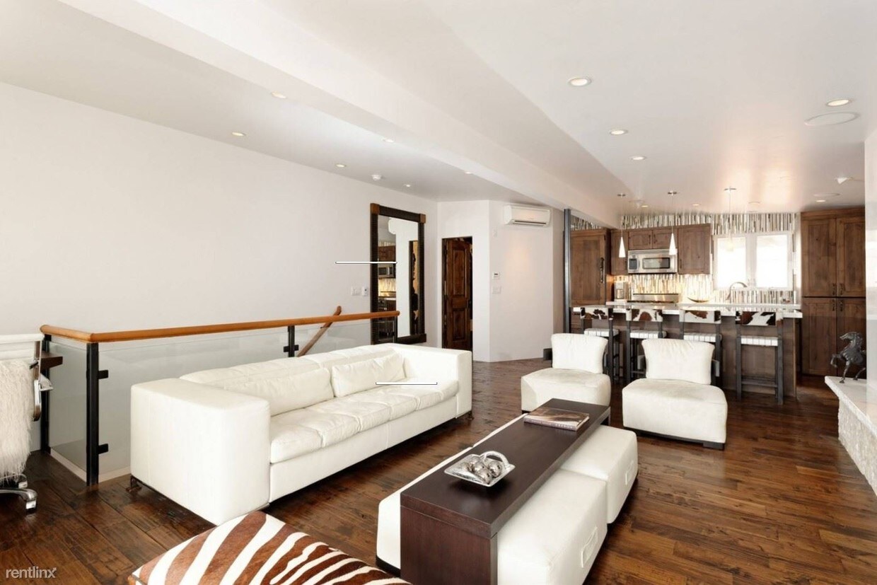 Primary Photo - 1 br, 1 bath Condo - 1101 Haxall Point # U812