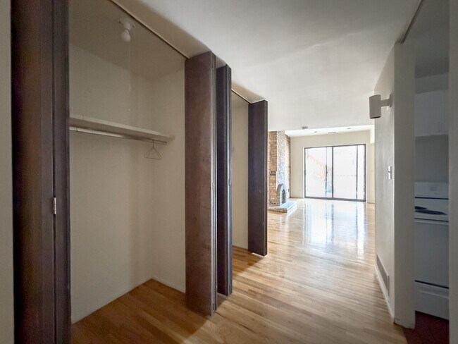 Foto del edificio - 2906 Broadway