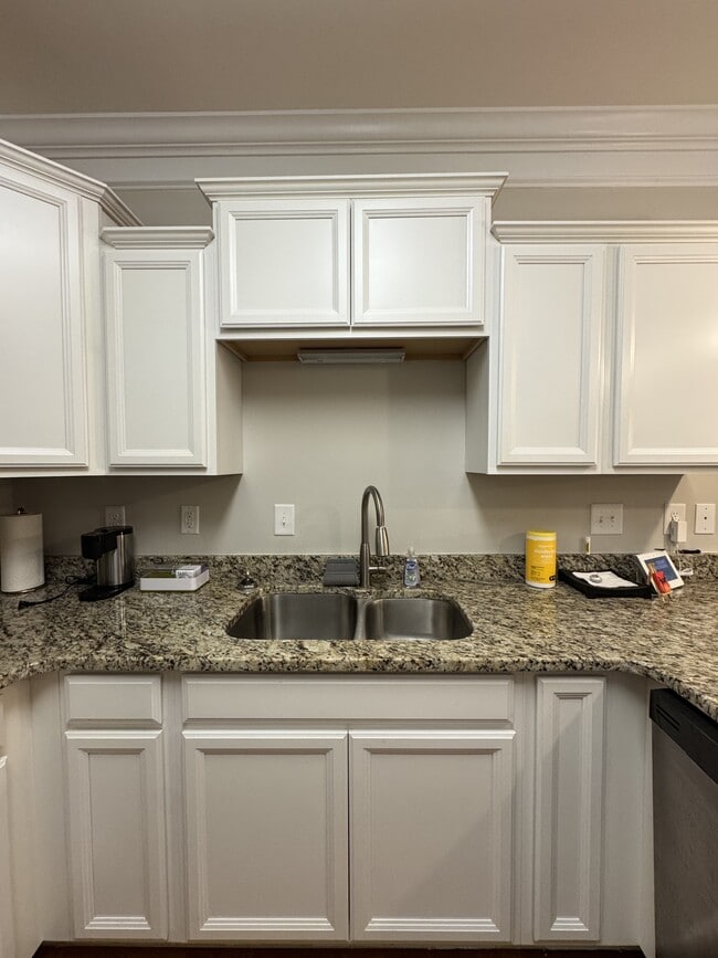 Building Photo - 624 Bonaventure Dr