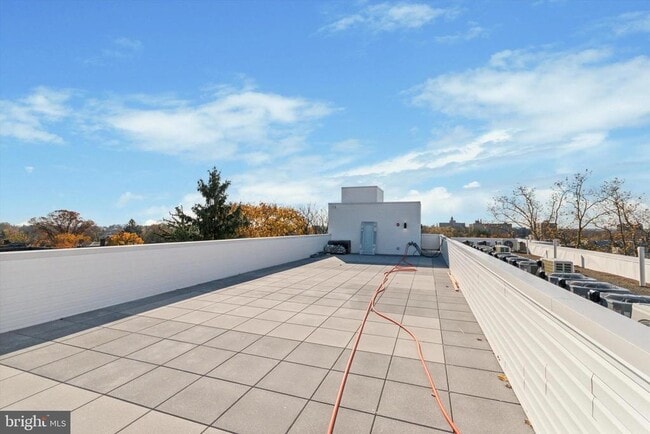 Building Photo - 5521 Wayne Ave