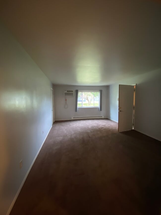 Building Photo - 7400 Crosscreek Dr