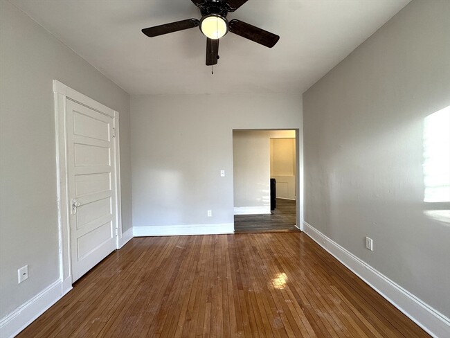 Building Photo - 8 Langmaid Ave