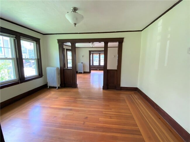 Building Photo - 56-58 Rochambeau Ave
