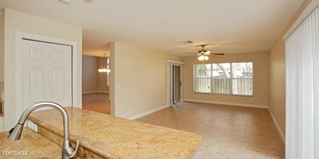 Foto del edificio - 10361 NW 10th St