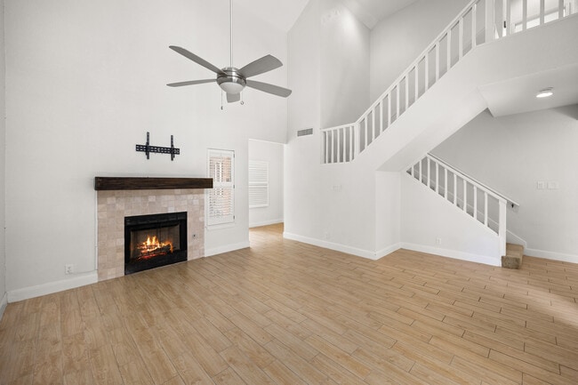 Working fireplace - 8103 N New Braunfels Ave #5