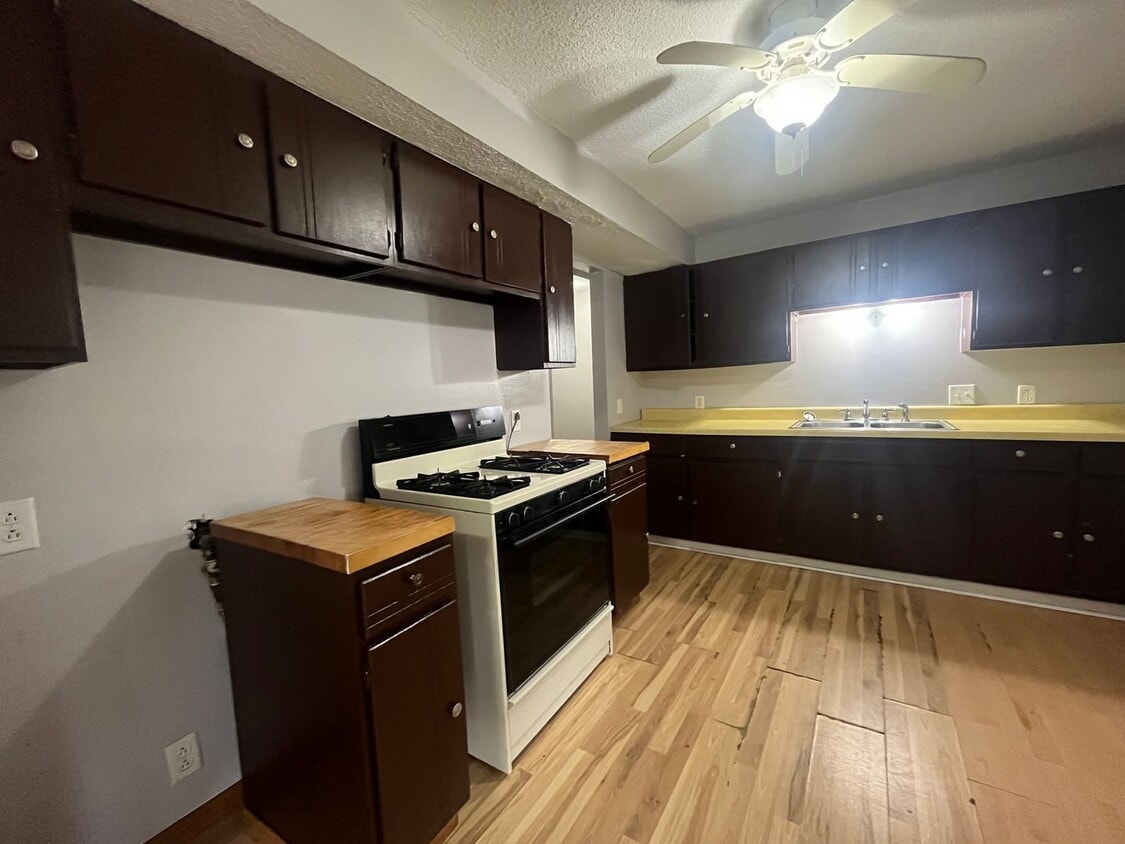 Foto principal - 6248-6250 45th St N