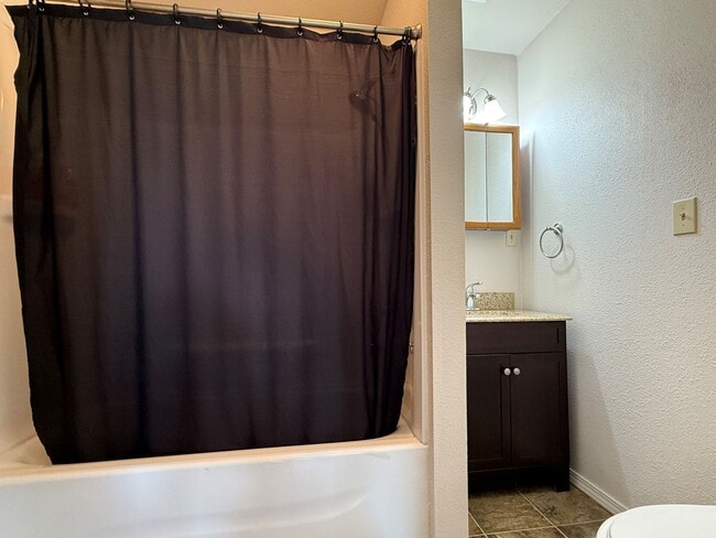 Foto del edificio - Now renting 3 bedroom House