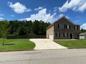 Building Photo - 20 Triumph Trail