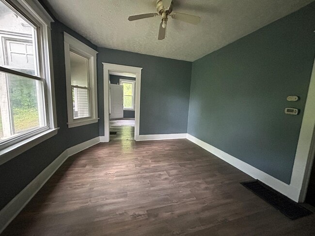 Building Photo - 3065 Moosewood Ave