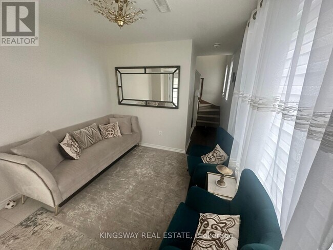 Building Photo - 30 Times Square Blvd