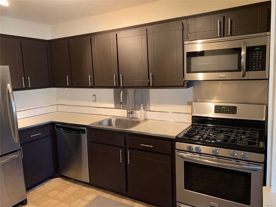 Foto principal - 332 Lakeland Ave