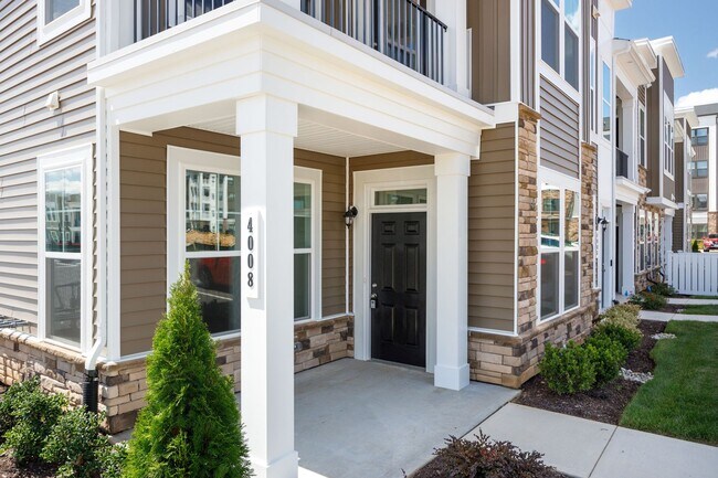 Foto del edificio - Brand New 2 Bedroom Condo Located in Midlothian!!!! MOVE IN SPECIAL* HALF OFF FIRST MONTHS RENT