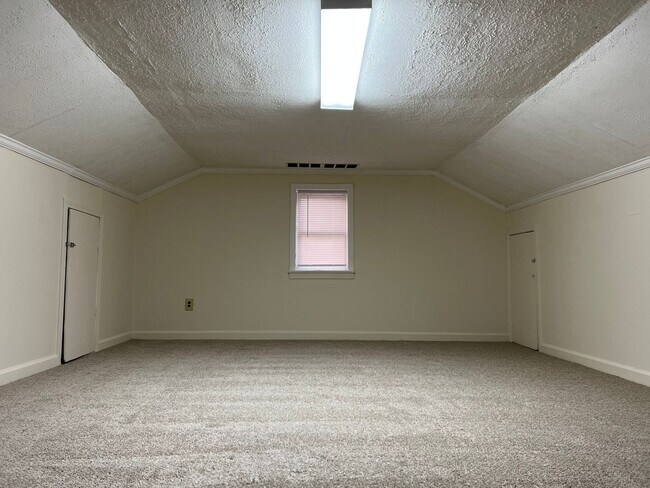 Foto del edificio - 102 Hunters Trail W