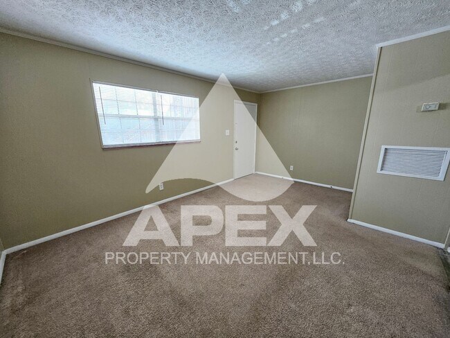 Foto del edificio - Spacious 1 Bd - 1Ba Apartment in North Kno...
