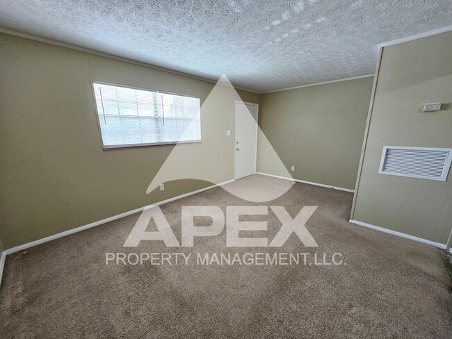 Building Photo - Spacious 1 Bd - 1Ba Apartment in North Kno...