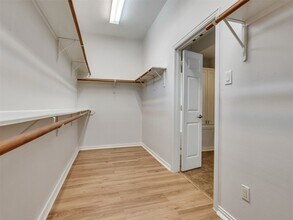 Building Photo - 14518 Logan Falls Ln