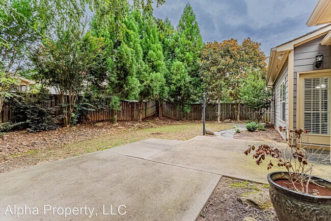 Building Photo - 4 br, 2.5 bath House - 205 Raven Falls Ln