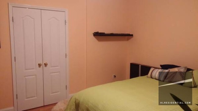 Foto del edificio - 1762 E 19th St