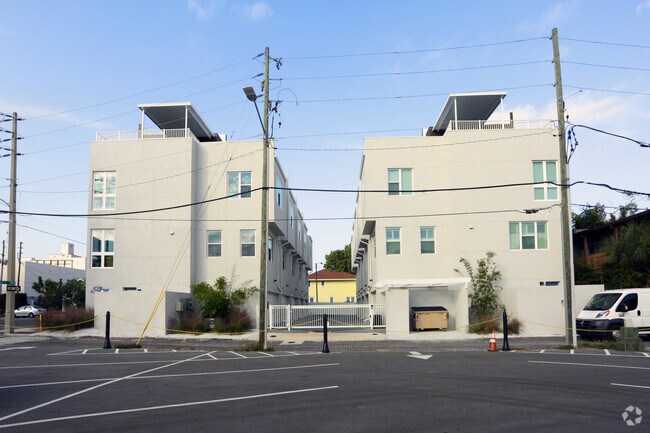Foto del edificio - Skye333 Townhomes