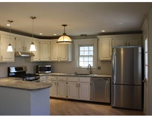 Building Photo - 12 Matthews Ln