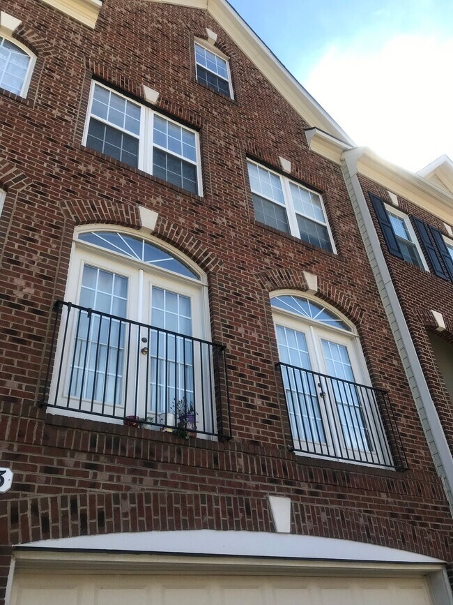 Foto del edificio - 1513 Artillery Terrace NE