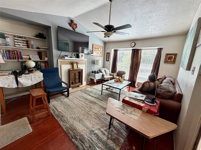 Building Photo - 6701 Sands Point Dr
