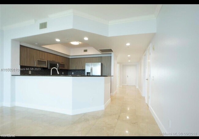Foto del edificio - 3 br, 3 bath House - 14951 Royal Oaks Ln A...