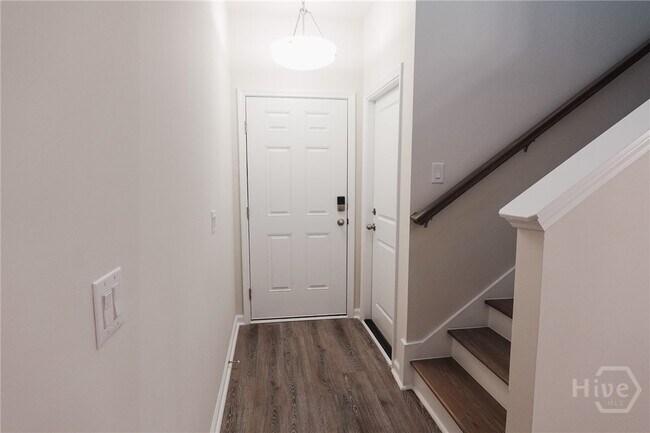 Foto del edificio - 153 Lower Creek Dr