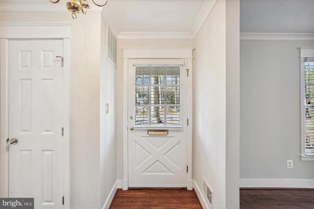 Foto principal - 9303 Fernwood Rd