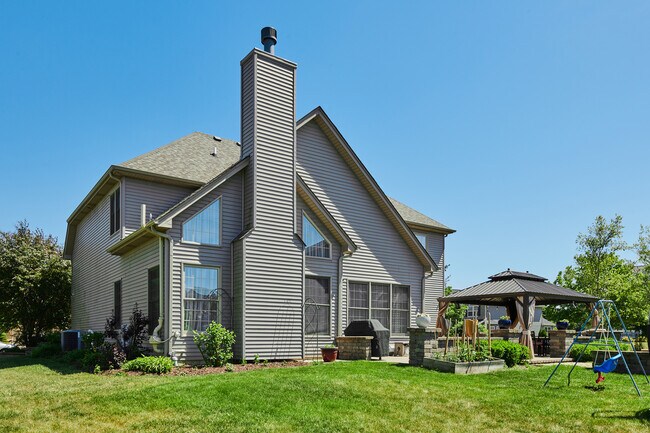 Foto del edificio - 26300 W Chatham Dr