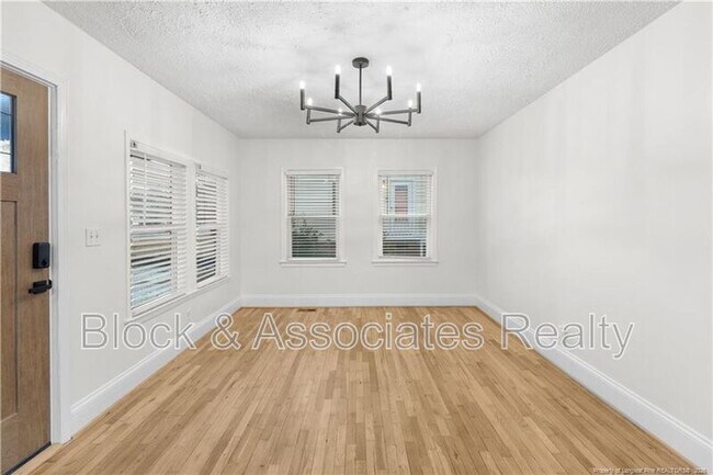 Building Photo - 1005 Anarine Rd