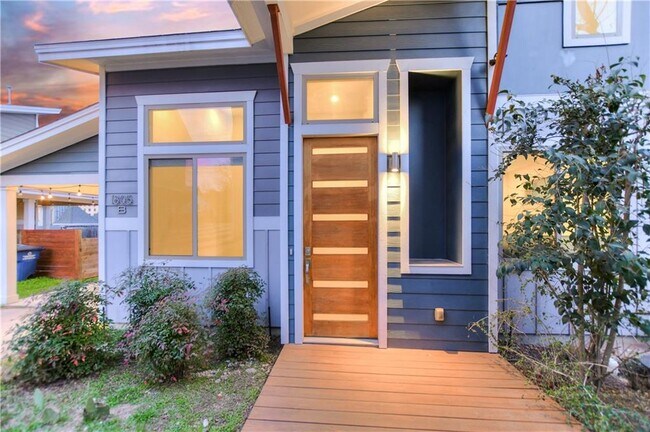 Foto del edificio - 1805 Ulit Ave