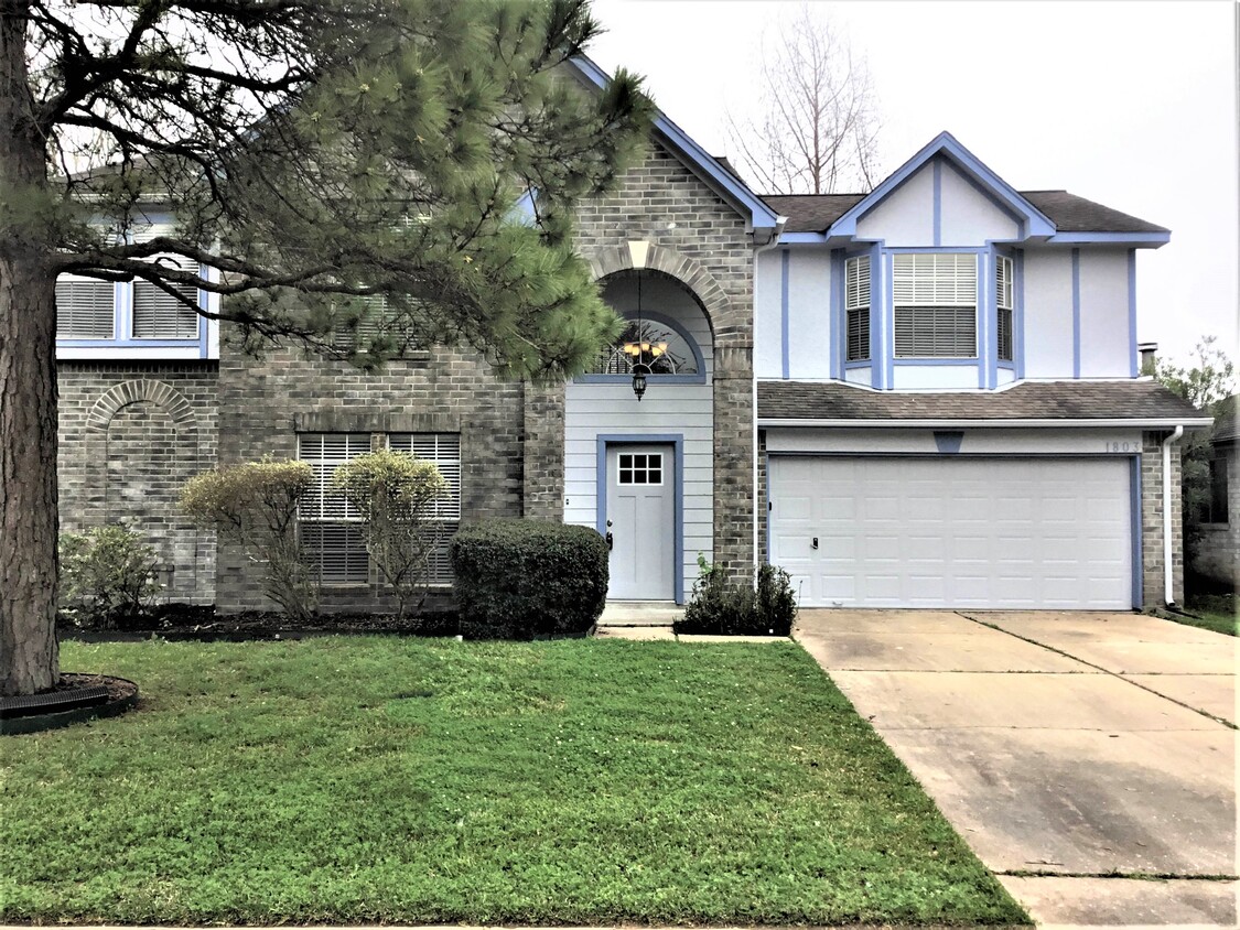 Foto principal - 1803 Oak Ridge Dr