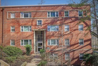 Building Photo - 1322 Fort Myer Dr