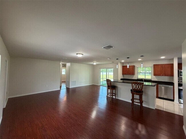 Foto del edificio - 4093 Drance St
