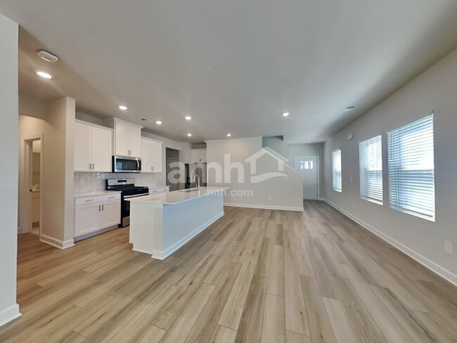 Building Photo - 548 Crowder Pl